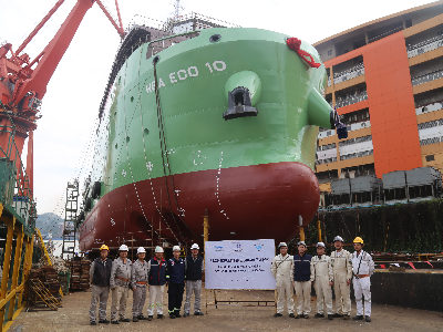 决战四季度丨东南造船69.8米维护工作船（MW640-4）顺利下水